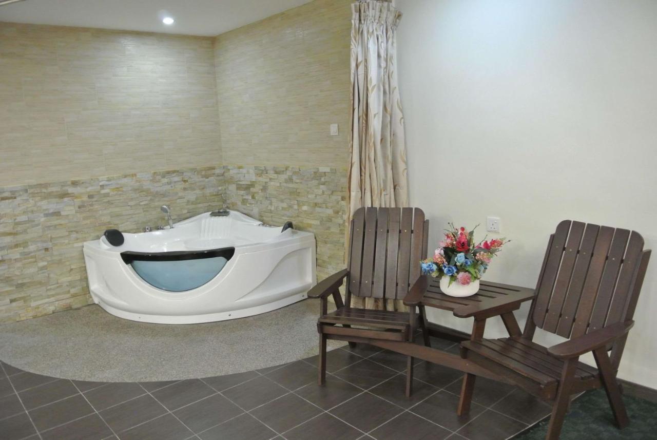 Melang Inn Kuala Pilah Bagian luar foto