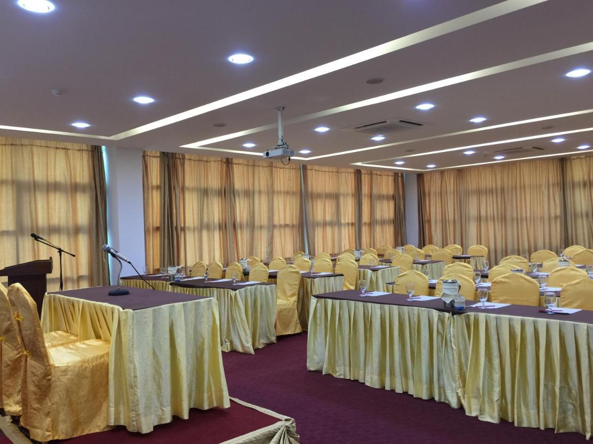 Melang Inn Kuala Pilah Bagian luar foto